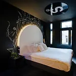 Supper Hotel